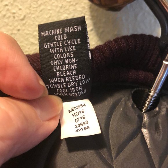 ALFANI - BURGUNDY TURTLE NECK SWEATER/PONCHO - Picture 8 of 10